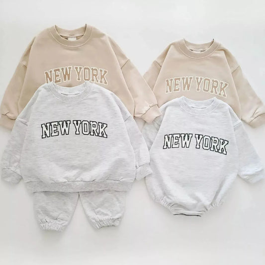 – sweatshirt and jogging pants set for boys and girls,